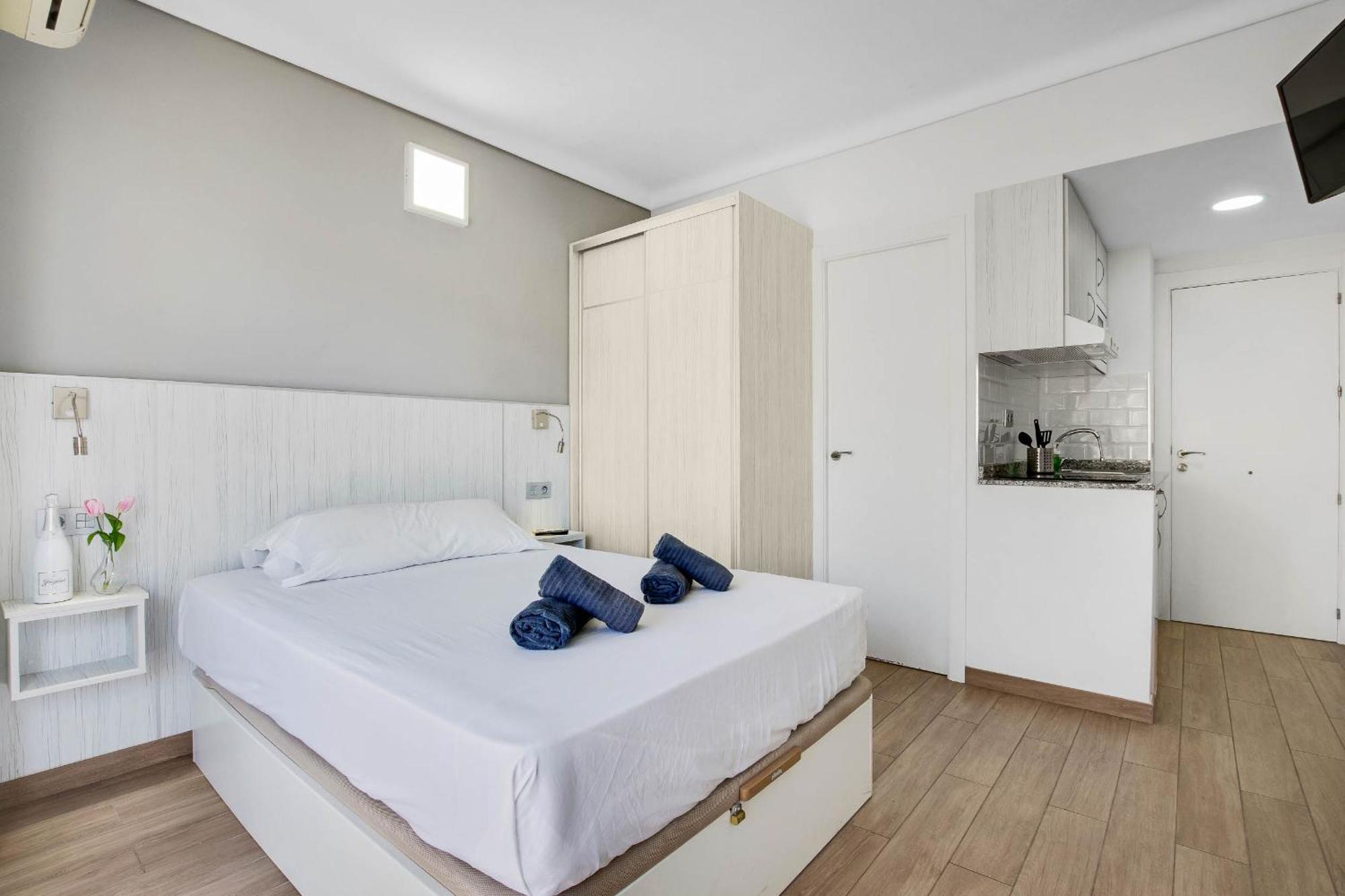 Carihuela Palace 417 By Ivi Real Estate Torremolinos Exteriör bild